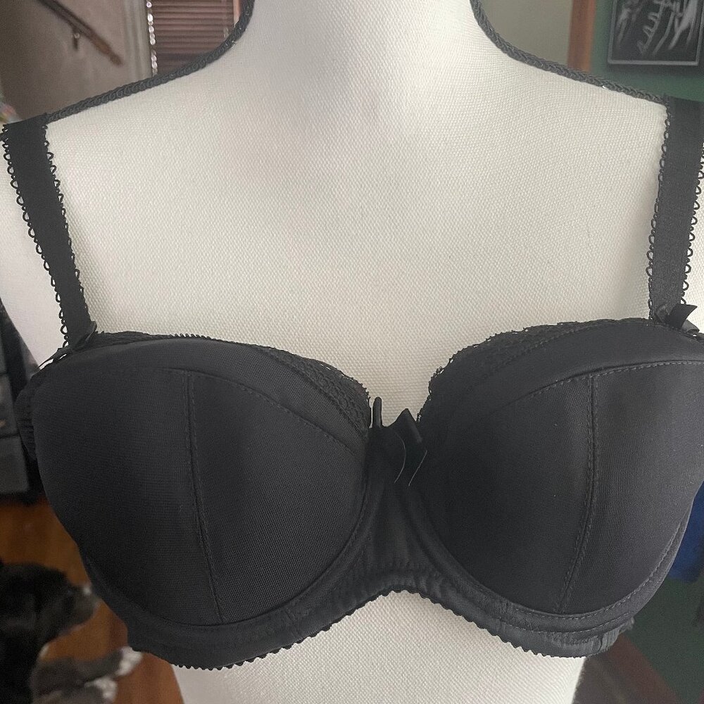 EUC 60G Comexim Black Basic Padded Plunge Polish Bra